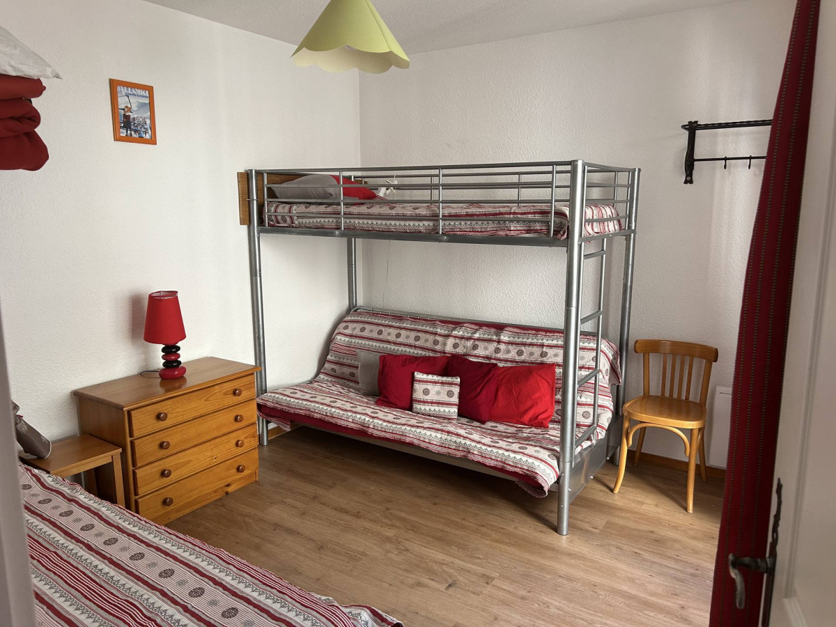 CHAMBRE - APPARTEMENT ROCHES FLEURIES B10 - VALLOIRE CENTRE CHAMBRE - APPARTEMENT ROCHES FLEURIES B10 - VALLOIRE CENTRE