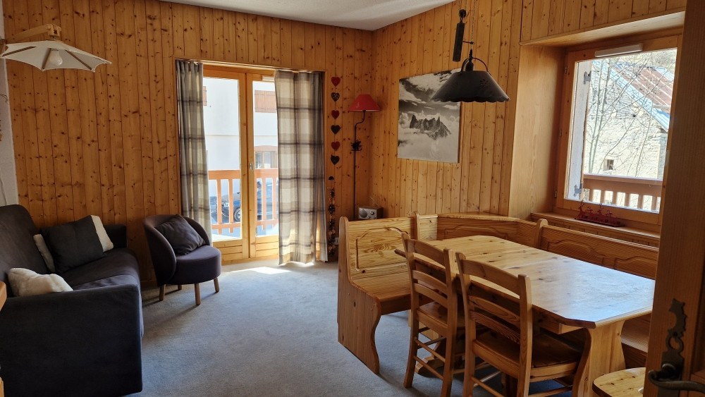SALON - CHALET DU REGAIN APPARTEMENT 06 - VALLOIRE CENTRE -VALLOIRE RESERVATIONS SALON - CHALET DU REGAIN APPARTEMENT 06 - VALLOIRE CENTRE -VALLOIRE RESERVATIONS