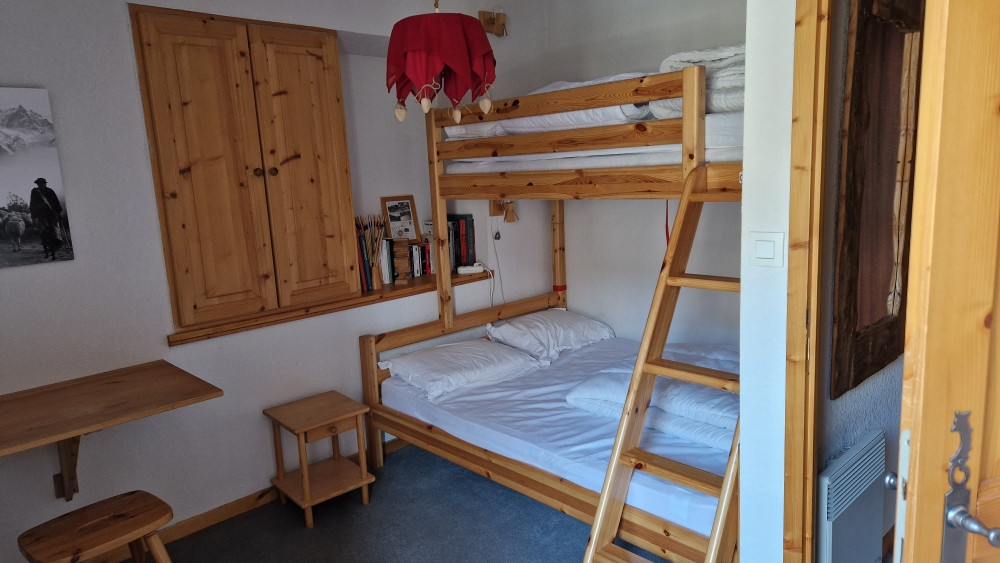CHAMBRE 1 - CHALET DU REGAIN APPARTEMENT 06 - VALLOIRE CENTRE CHAMBRE 1 - CHALET DU REGAIN APPARTEMENT 06 - VALLOIRE CENTRE