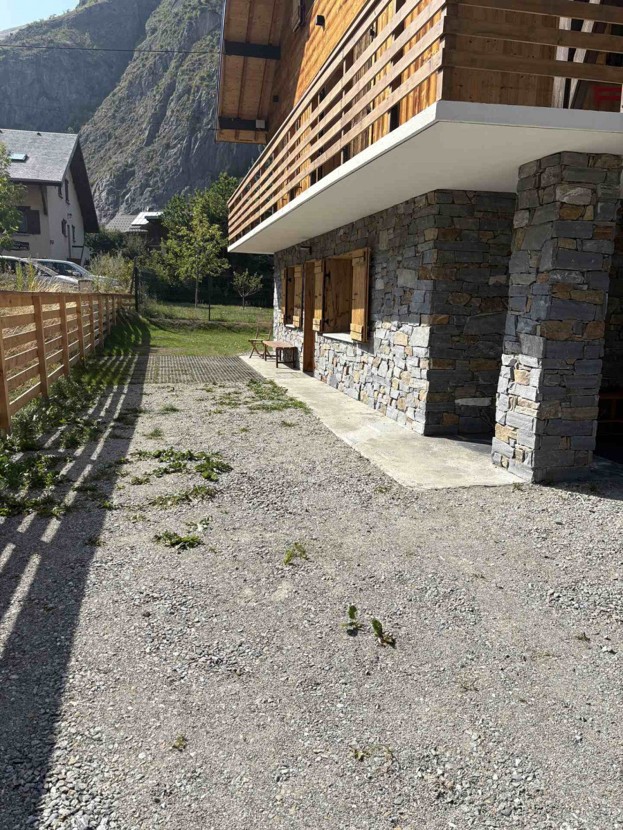 EXTERIEUR JARDIN - CHALET LES MARMOTTES - APPARTEMENT RDC - VALLOIRE CENTRE