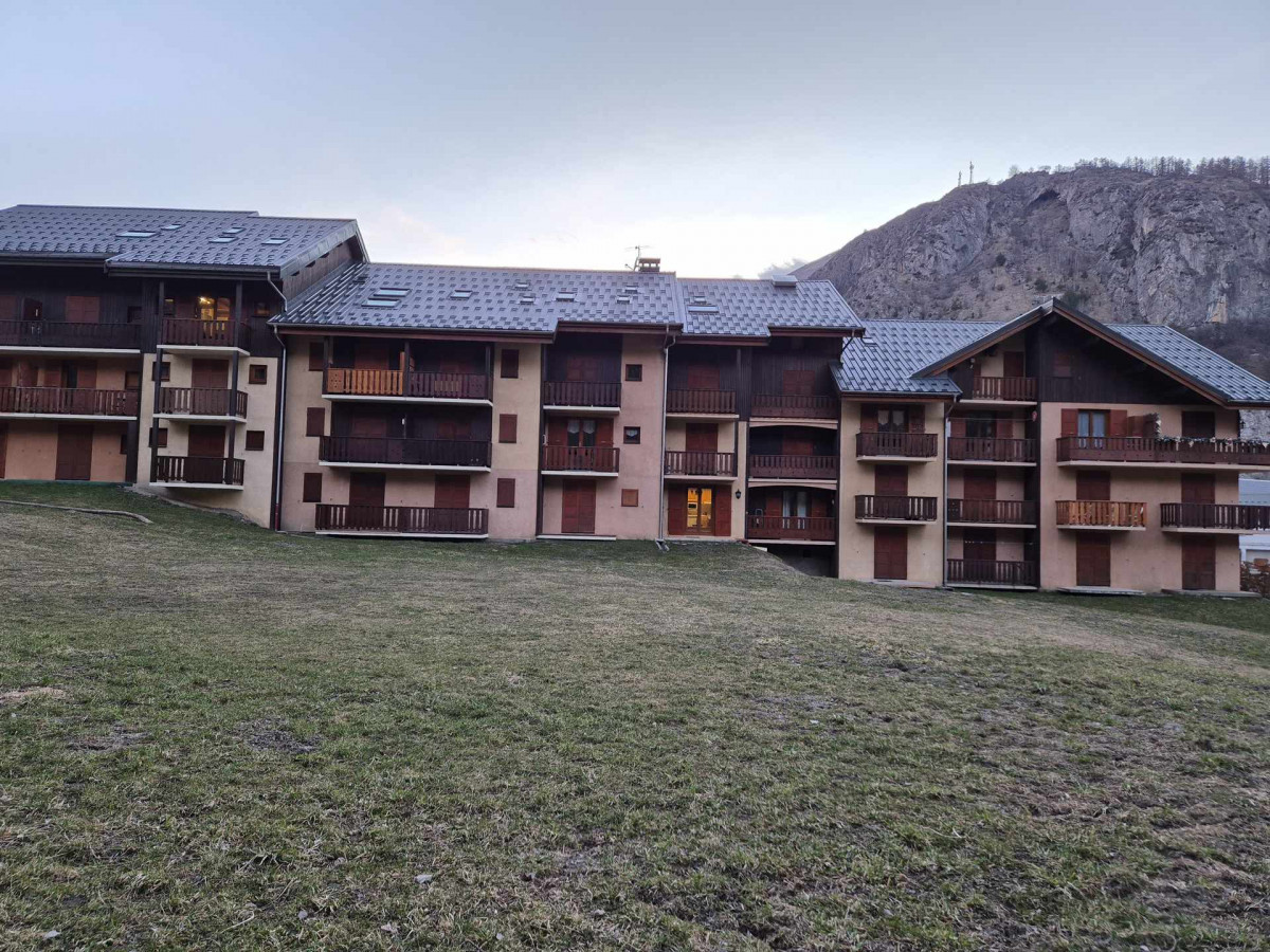 BATIMENT - STUDIO BETELGEUSE 66 - LE CLOS DES ETOILES VALLOIRE CENTRE BATIMENT - STUDIO BETELGEUSE 66 - LE CLOS DES ETOILES VALLOIRE CENTRE