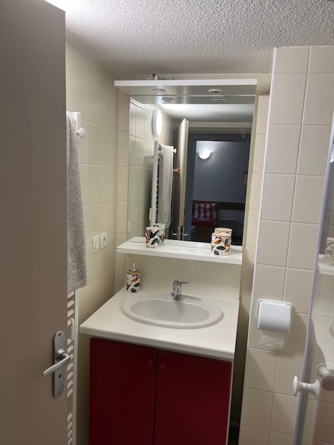 SALLE DE BAIN - HAMEAU DE VALLOIRE APPARTEMENT 102 - VALLOIRE LES CHOSEAUX SALLE DE BAIN - HAMEAU DE VALLOIRE APPARTEMENT 102 - VALLOIRE LES CHOSEAUX