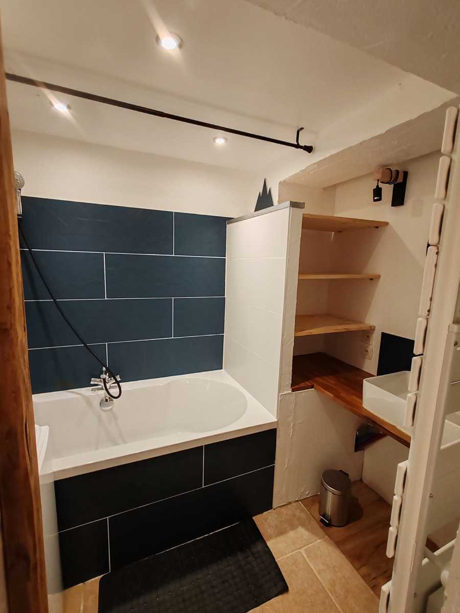 SALLE DE BAINS - APPARTEMENT CHAMPS N°2  - VALLOIRE LA RUAZ
