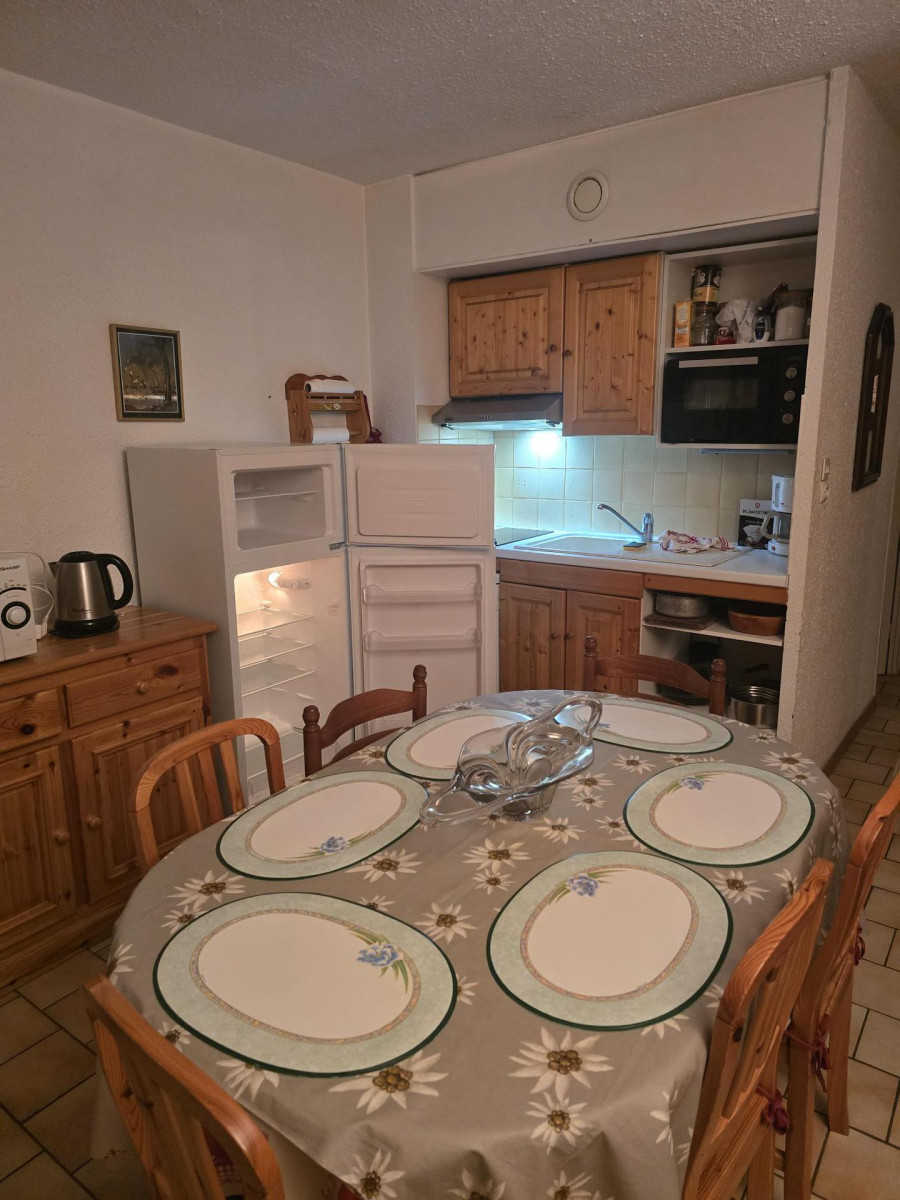 COIN CUISINE - APPARTEMENT CREY DU QUART N°17 - VALLOIRE CENTRE COIN CUISINE - APPARTEMENT CREY DU QUART N°17 - VALLOIRE CENTRE