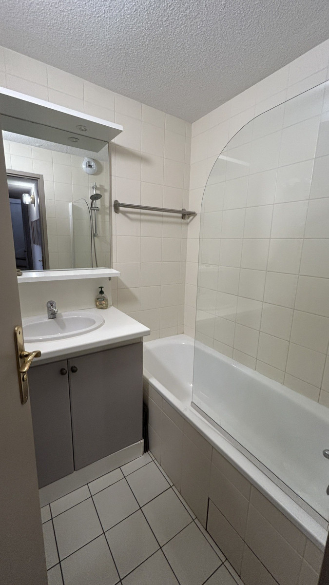 SALLE DE BAINS - HAMEAU DE VALLOIRE APPARTEMENT 201 - VALLOIRE LES CHOSEAUX