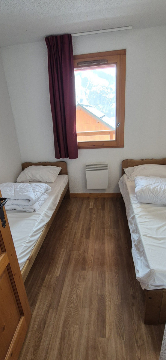 CHAMBRE 2 - APPARTEMENT CHALETS DE LA VALLEE D'OR ASTER 202 - CHARBONNIERES VALLOIRE