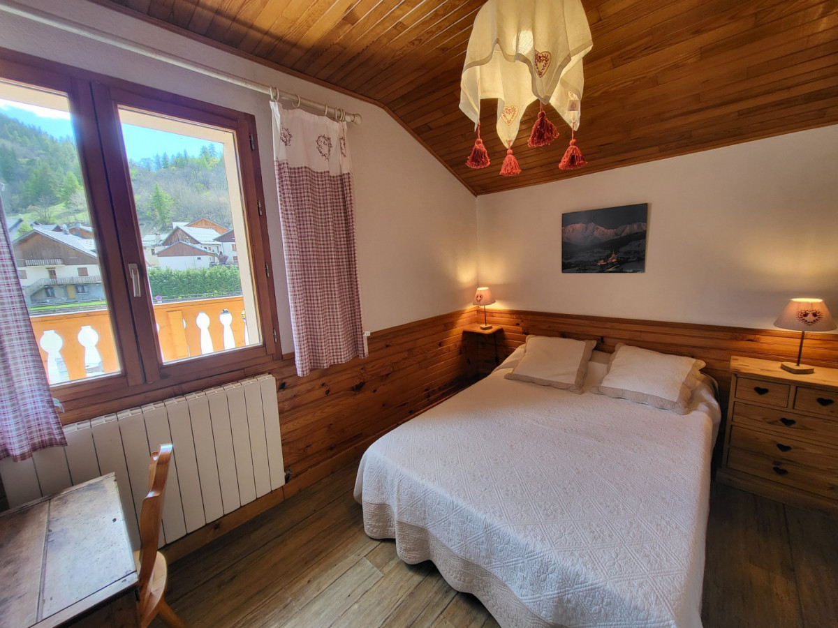 CHAMBRE 1 - APPARTEMENT CHALET PIERROT N°2 - VALLOIRE CENTRE CHAMBRE 1 - APPARTEMENT CHALET PIERROT N°2 - VALLOIRE CENTRE