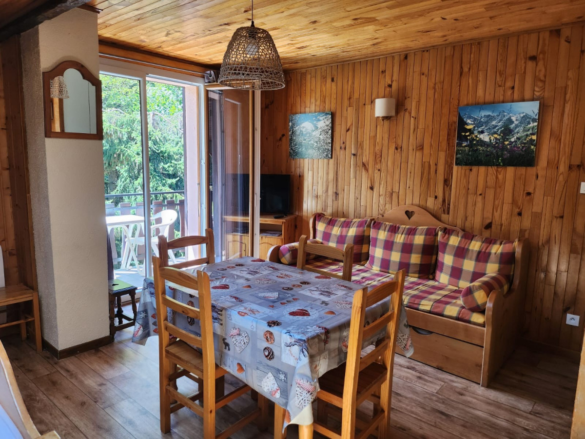 SALON - APPARTEMENT LES SORBIERS N°1 - VALLOIRE CENTRE - VALLOIRE RESERVATIONS SALON - APPARTEMENT LES SORBIERS N°1 - VALLOIRE CENTRE - VALLOIRE RESERVATIONS