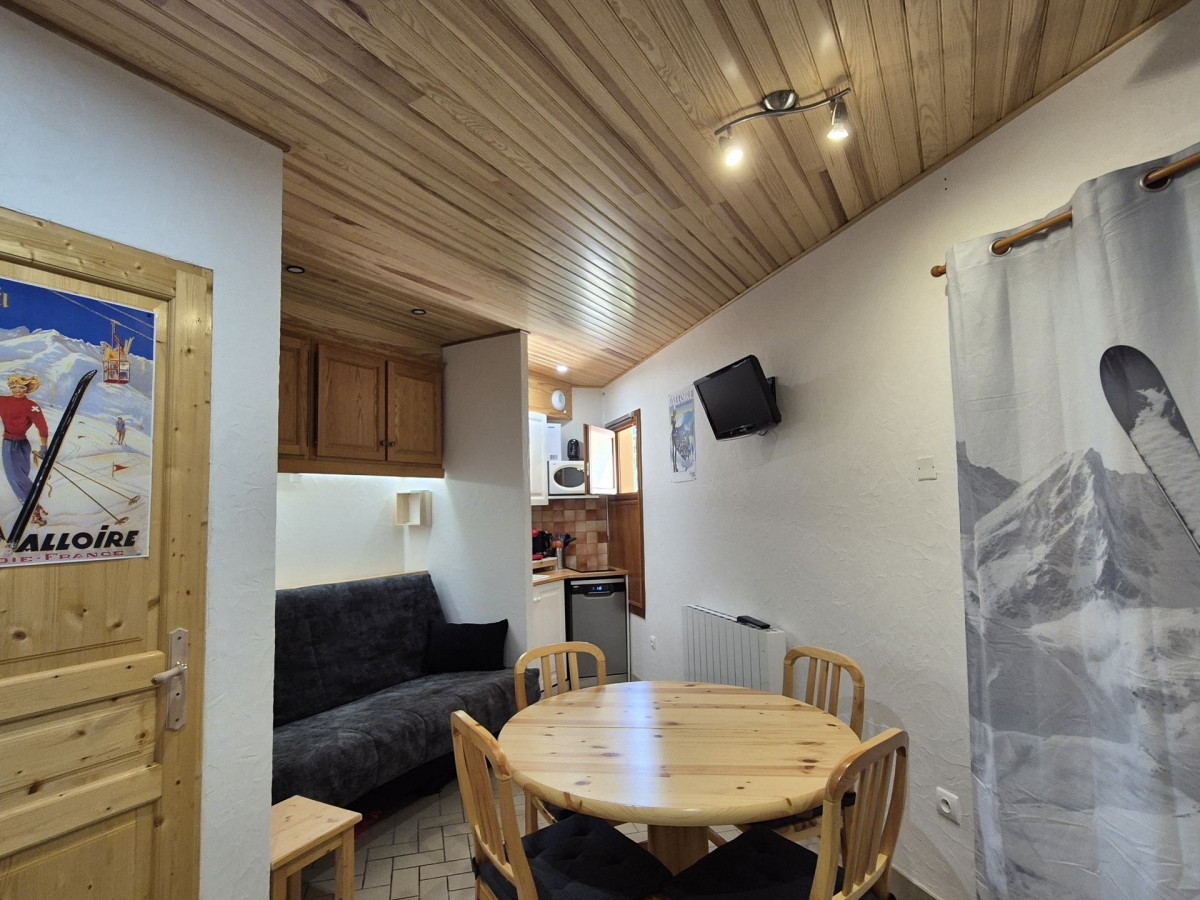 SEJOUR - APPARTEMENT LE THYMEL 70 - VALLOIRE LES VERNEYS - VALLOIRE RESERVATIONS SEJOUR - APPARTEMENT LE THYMEL 70 - VALLOIRE LES VERNEYS - VALLOIRE RESERVATIONS