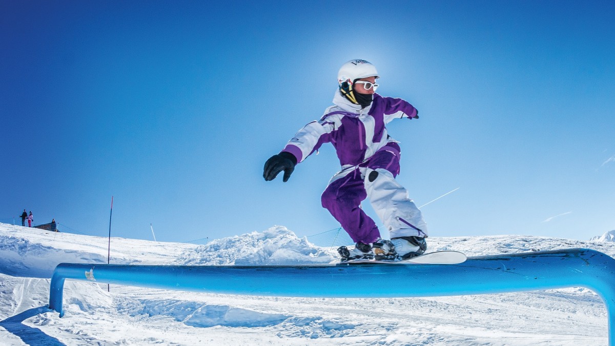 Big Airbag Stunt Stay Package Valloire Réservations