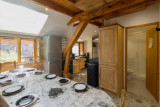 SALLE A MANGER - APPARTEMENT BON ACCUEIL 26 27 VALLOIRE CENTRE