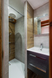 SALLE D'EAU 1 - APPARTEMENT BON ACCUEIL 26 27 VALLOIRE CENTRE