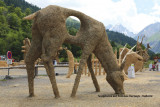 SCULPTURES SUR PAILLE ET FOIN - SÉJOUR MONTAGNE - LE THYMEL - VALLOIRE