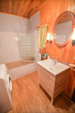 SALLE DE BAIN- APPARTEMENT CHOSEAUX - VALLOIRE CENTRE