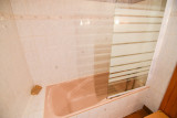 SALLE DE BAIN- APPARTEMENT CHOSEAUX - VALLOIRE CENTRE