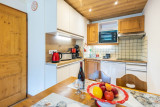 COIN CUISINE - GENTIANE 100 APPARTEMENT HAMEAU DE LA VALLEE D'OR - LES CHARBONNIERES VALLOIRE