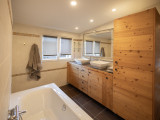 SALLE DE BAIN - APPARTEMENT 8 ET DEMI - VALLOIRE CENTRE 