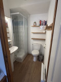 SALLE D'EAU - APPARTEMENT ROCHES FLEURIES B10 - VALLOIRE CENTRE
