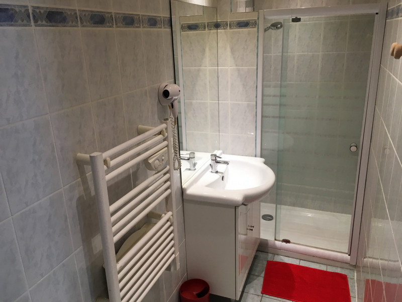 SALLE DE BAINS - APPARTEMEMENT CHALET EPICEA 2 - LES CLOTS VALLOIRE SALLE DE BAINS - APPARTEMEMENT CHALET EPICEA 2 - LES CLOTS VALLOIRE