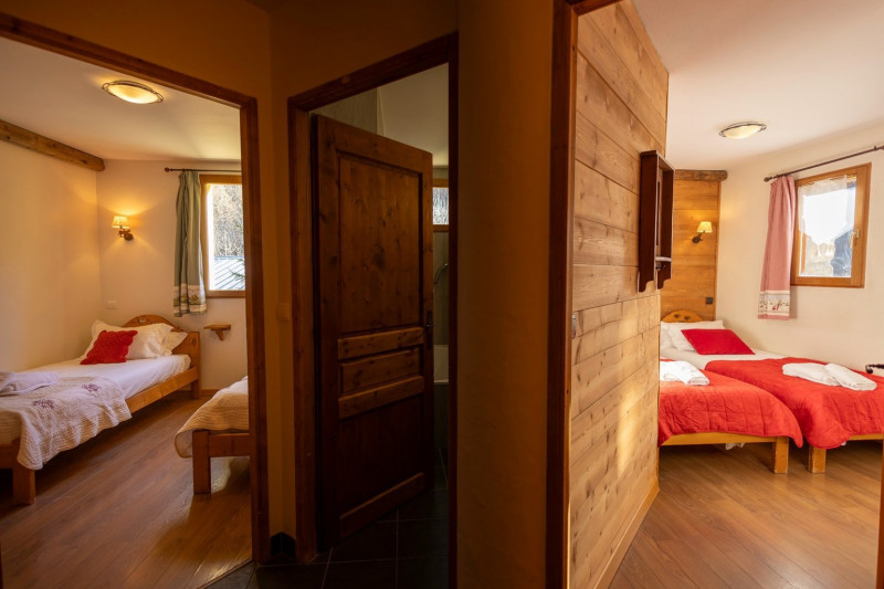 CHAMBRES - APPARTEMENT LES FERMES DU PLANET 3 - VALLOIRE LES VERNEYS CHAMBRES - APPARTEMENT LES FERMES DU PLANET 3 - VALLOIRE LES VERNEYS
