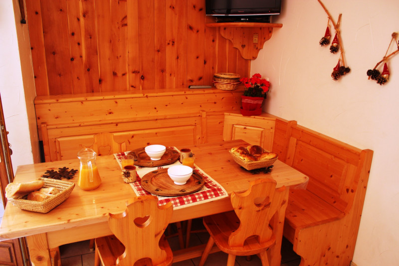 SEJOUR - APPARTEMENT LES GENTIANES- CHALET LES ANCOLIES - VALLOIRE LES CLOTS SEJOUR - APPARTEMENT LES GENTIANES- CHALET LES ANCOLIES - VALLOIRE LES CLOTS