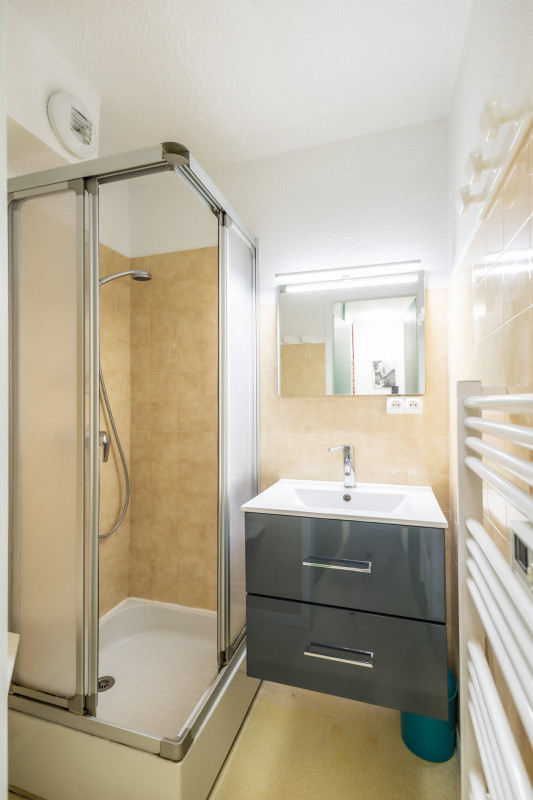 SALLE DE BAIN - APPARTEMENT THYMEL 22 - LES VERNEYS VALLOIRE SALLE DE BAIN - APPARTEMENT THYMEL 22 - LES VERNEYS VALLOIRE