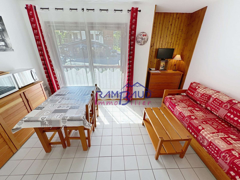 _clients_227345001_photos_14c_37841104