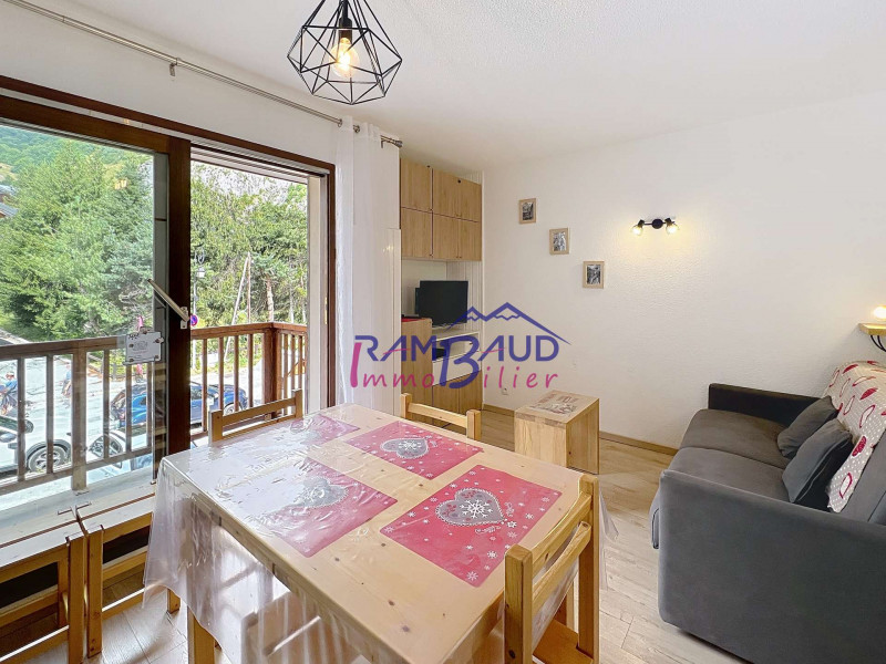 _clients_227345001_photos_82q_37310358