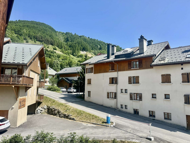 _clients_227345002_photos_24j_37806762