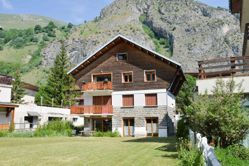 VUE 2 CHALET LES GENTIANES - VALLOIRE CENTRE - VALLOIRE RESERVATIONS VUE 2 CHALET LES GENTIANES - VALLOIRE CENTRE - VALLOIRE RESERVATIONS