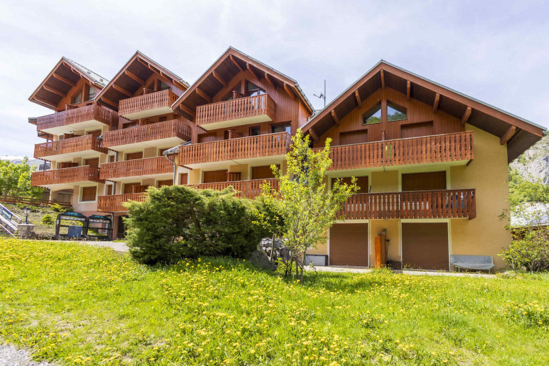 VUE4 ETE RÉSIDENCE ROCHECHATEAU - VALLOIRE CENTRE