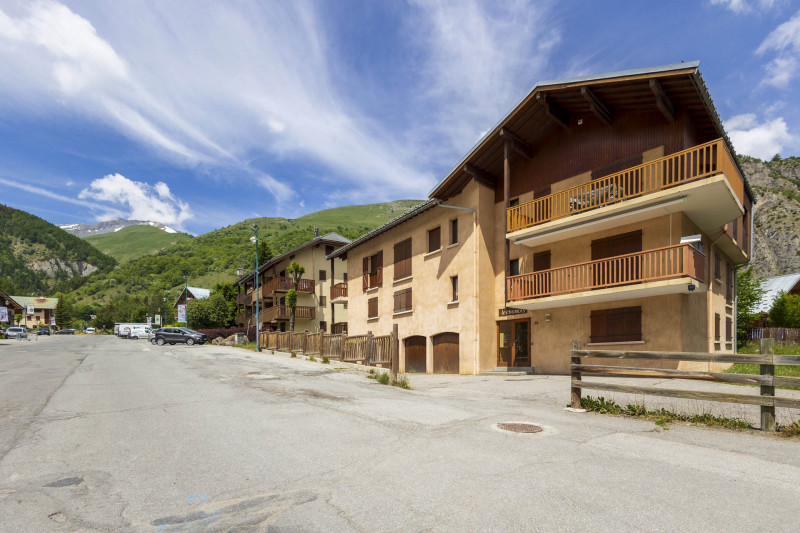 VUE 3 ETE LE CHAMOIS - VALLOIRE CENTRE