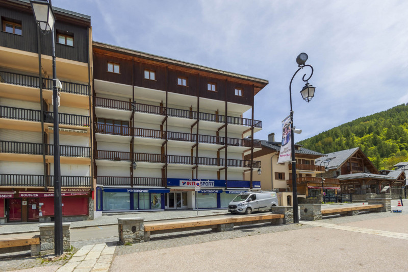 VUE 3 ETE LA RESIDENCE - VALLOIRE CENTRE VUE 3 ETE LA RESIDENCE - VALLOIRE CENTRE