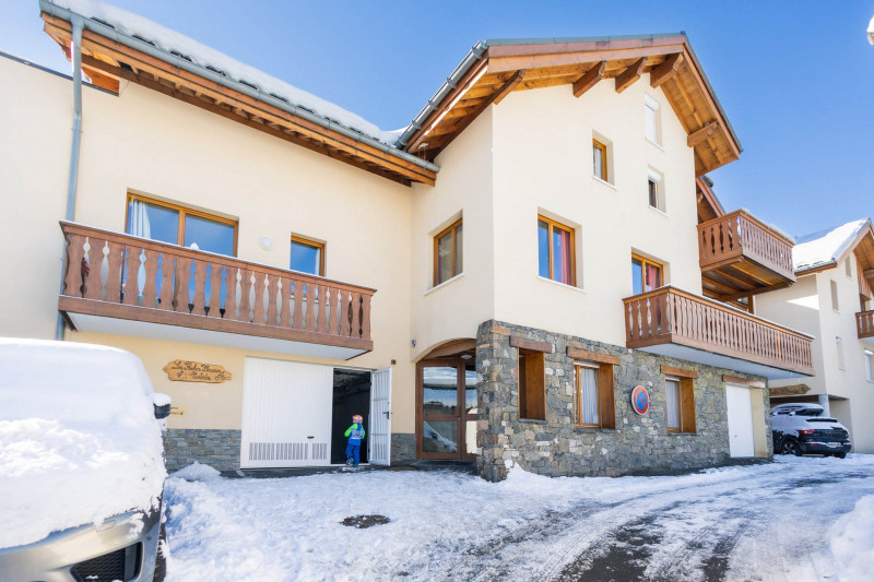 VUE 1 HIVER LES ROCHES FLEURIES - VALLOIRE CENTRE - VALLOIRE RESERVATIONS