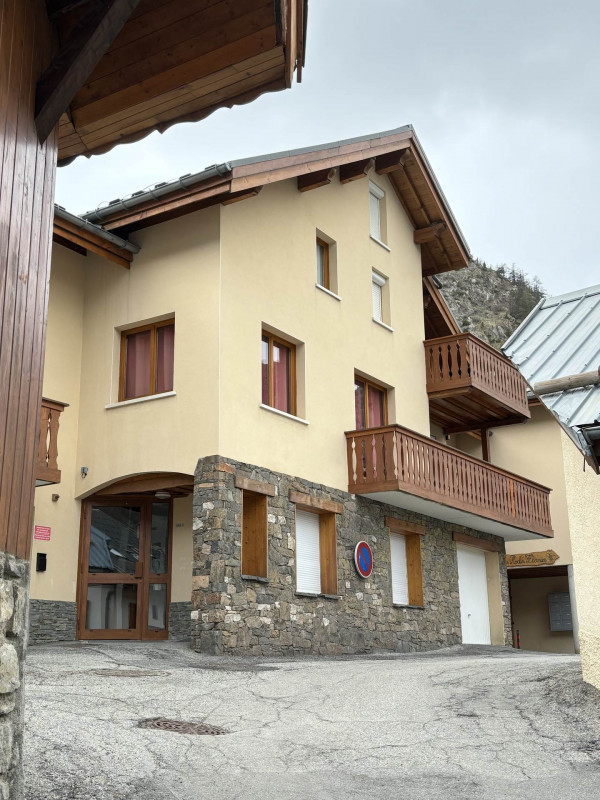 VUE ETE LES ROCHES FLEURIES - VALLOIRE CENTRE - VALLOIRE RESERVATIONS VUE ETE LES ROCHES FLEURIES - VALLOIRE CENTRE - VALLOIRE RESERVATIONS
