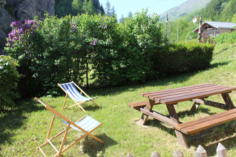 JARDIN CHALET L'ANDORSE - VALLOIRE LA BORGE  JARDIN CHALET L'ANDORSE - VALLOIRE LA BORGE