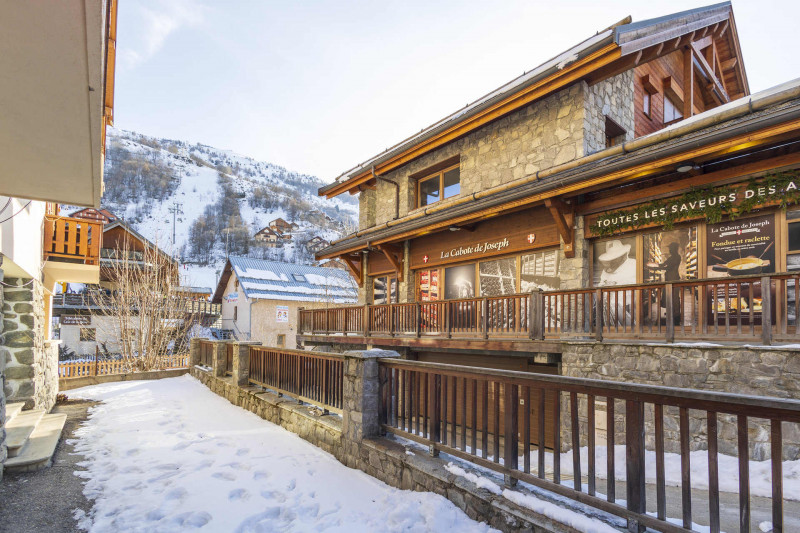 VUE 2 HIVER CHALET LES PINS - VALLOIRE CENTRE - VALLOIRE RESERVATIONS VUE 2 HIVER CHALET LES PINS - VALLOIRE CENTRE - VALLOIRE RESERVATIONS