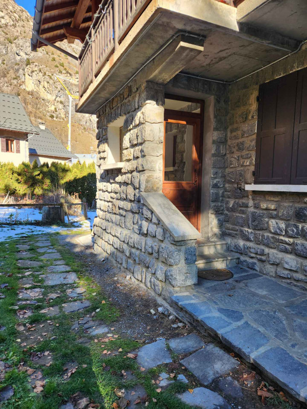 ENTREE CHALET L'ARGENTIERE- VALLOIRE LA BORGE - VALLOIRE RESERVATIONS