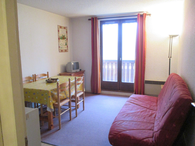 SALON - STUDIO EDEN VAL 5 - VALLOIRE CENTRE - VALLOIRE RESERVATIONS SALON - STUDIO EDEN VAL 5 - VALLOIRE CENTRE - VALLOIRE RESERVATIONS