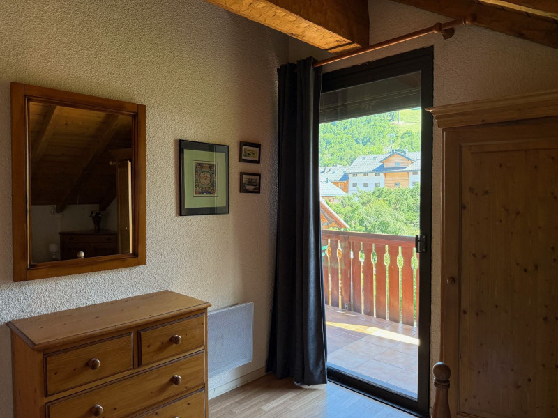 CHAMBRE 1 ACCES BALCON - APPARTEMENT EDEN VAL 11 - VALLOIRE CENTRE
