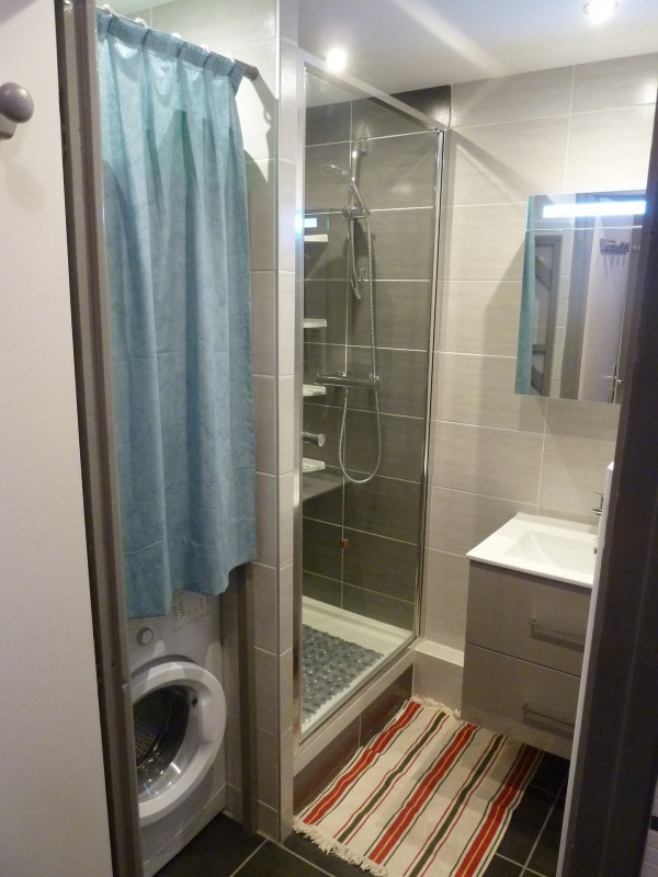 SALLE D'EAU - STUDIO CRETES 103 - VALLOIRE CENTRE SALLE D'EAU - STUDIO CRETES 103 - VALLOIRE CENTRE