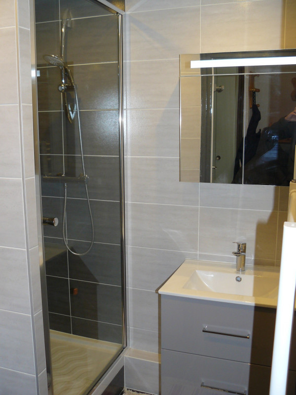 SALLE D'EAU - STUDIO CRETES 103 - VALLOIRE CENTRE SALLE D'EAU - STUDIO CRETES 103 - VALLOIRE CENTRE