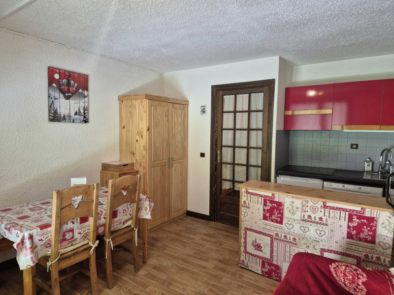 SALON/SALLE A MANGER - STUDIO CRETES 110 - VALLOIRE CENTRE - VALLOIRE RESERVATIONS