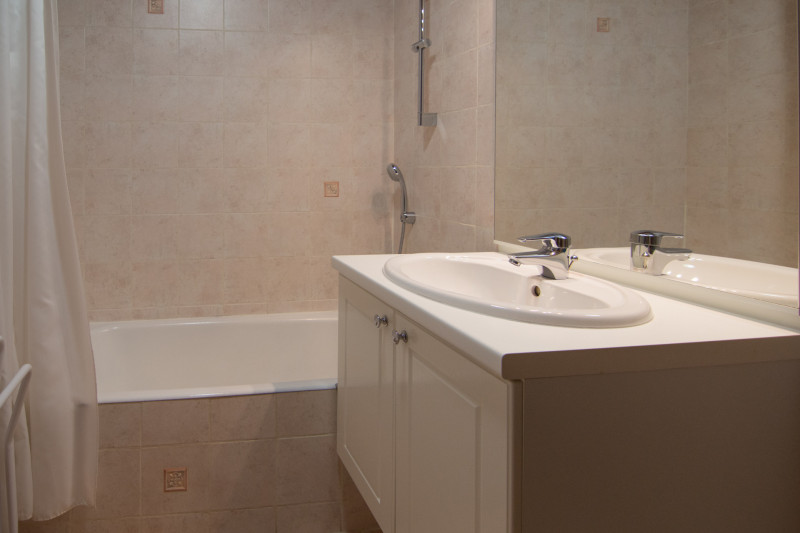 SALLE DE BAINS - STUDIO COTAMORE 1 - VALLOIRE CENTRE SALLE DE BAINS - STUDIO COTAMORE 1 - VALLOIRE CENTRE