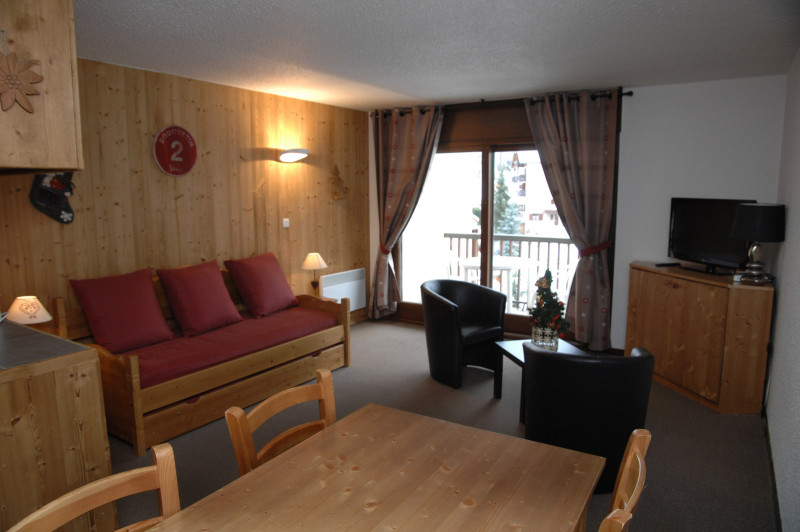 SALON - APPARTEMENT LE PRAZ 20 - VALLOIRE CENTRE - VALLOIRE RESERVATIONS SALON - APPARTEMENT LE PRAZ 20 - VALLOIRE CENTRE - VALLOIRE RESERVATIONS