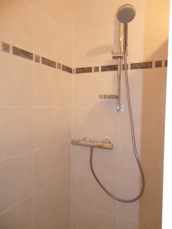 SALLE D'EAU - APPARTEMENT LE PRAZ 14 - VALLOIRE CENTRE SALLE D'EAU - APPARTEMENT LE PRAZ 14 - VALLOIRE CENTRE