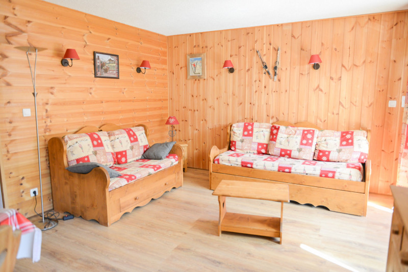 SALON - APPARTEMENT LE PRAZ 15 - VALLOIRE CENTRE - VALLOIRE RESERVATIONS SALON - APPARTEMENT LE PRAZ 15 - VALLOIRE CENTRE - VALLOIRE RESERVATIONS