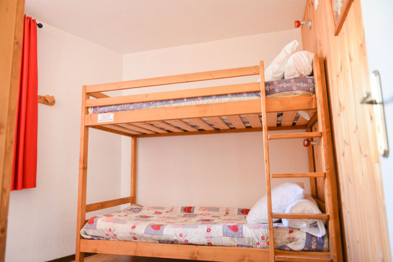 SALON - APPARTEMENT LE PRAZ 15 - VALLOIRE CENTRE SALON - APPARTEMENT LE PRAZ 15 - VALLOIRE CENTRE
