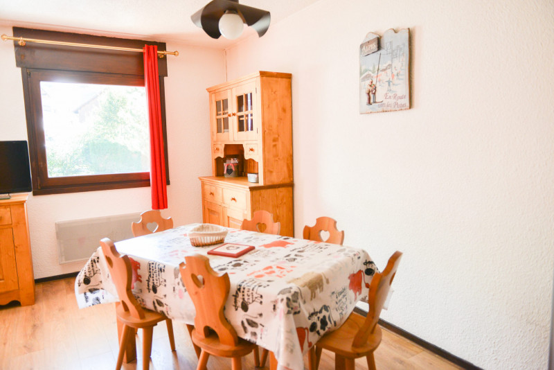 SALLE A MANGER - APPARTEMENT PRAZ 9 - VALLOIRE CENTRE SALLE A MANGER - APPARTEMENT PRAZ 9 - VALLOIRE CENTRE