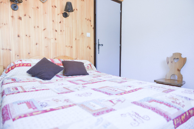 CHAMBRE - APPARTEMENT PRAZ 9 - VALLOIRE CENTRE CHAMBRE - APPARTEMENT PRAZ 9 - VALLOIRE CENTRE